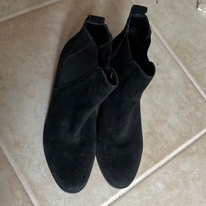 Steve Madden black suede boot